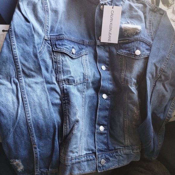 $148 Calvin Klein Men's Denim Trucker Jacket, Ed Blue Destruct, Large - Picture 6 of 6